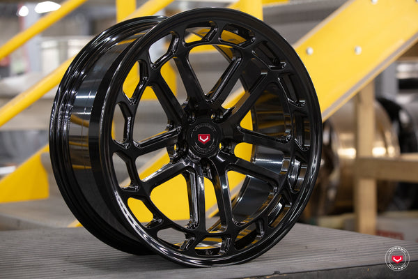 IN STOCK - VOSSEN LC2-C1 CORVETTE C8 Z06 / ERAY 20X10 21X13 - Wheel Designers